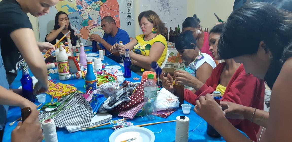 Universitários sertanejos da UNIRB participam de atividades em Centro de Referência