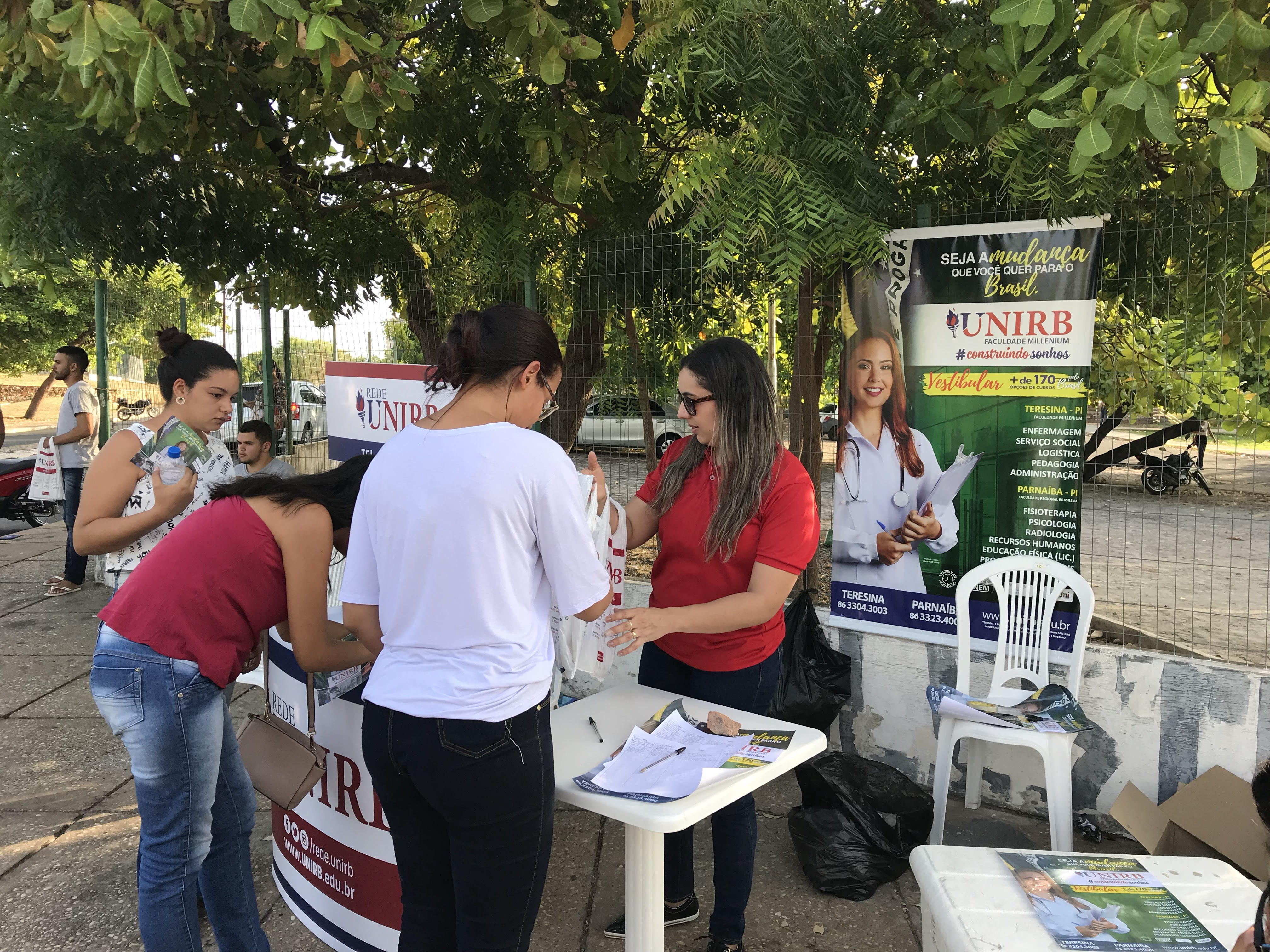 Candidatos do ENEM são recepcionados pela UNIRB-Piauí